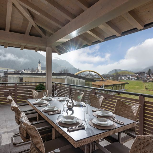 Penthouse Terrasse mit Blick auf die Tiroler BergWelt