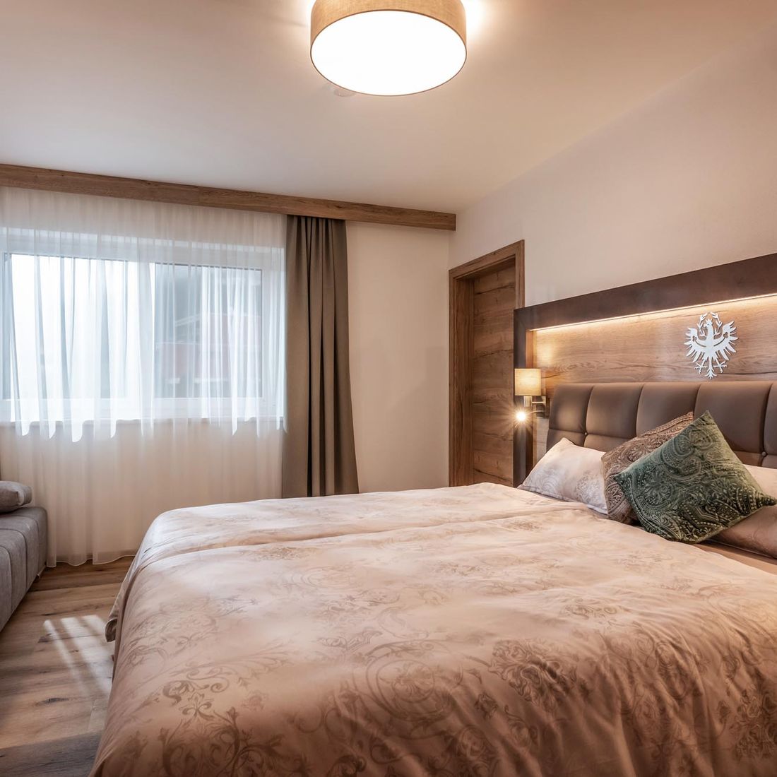 APART deluxe Schlafzimmer mit komfortablen Boxspringbetten