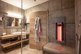 Bathroom with infrared in the penthouse
