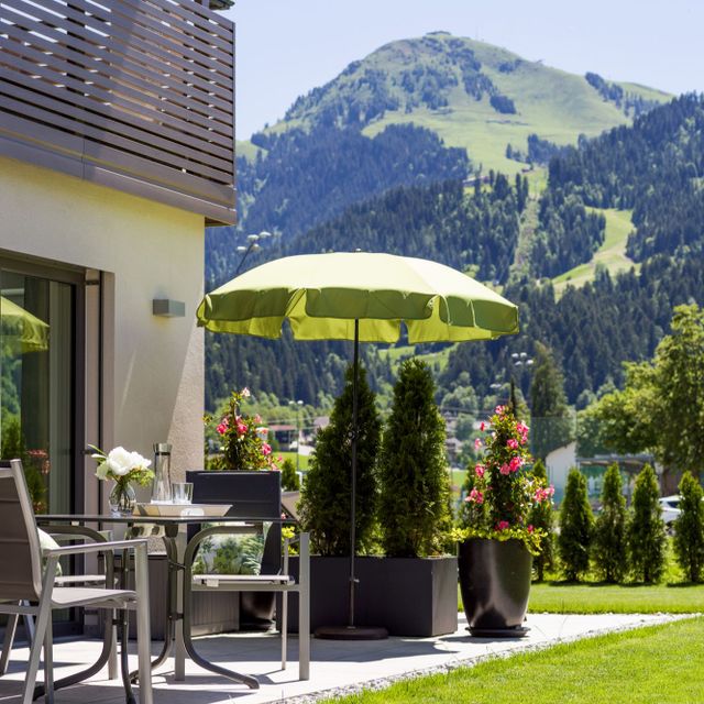 Garten und Terrasse mit Blick auf die Hohe Salve