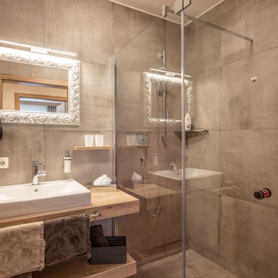 APART deluxe Garten-Suite Ferienwohnung mit Badezimmer